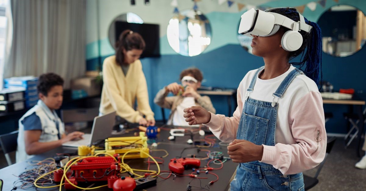 Fashion Education through Virtual Reality